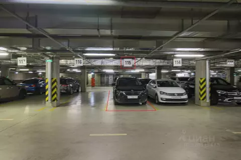 Гараж в Санкт-Петербург ул. Парфеновская, 9к1 (15 м)