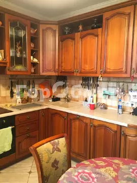 Продается 3-комнатная квартира