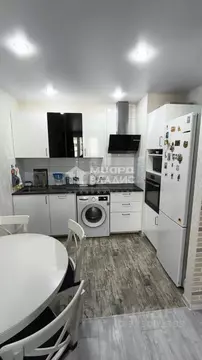 2-к кв. Омская область, Омск Взлетная ул., 11/1 (53.8 м)