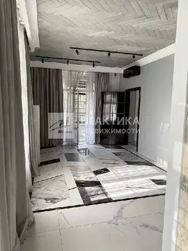 Продается 2-комнатная квартира