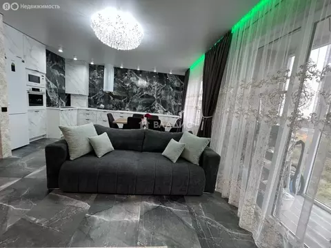 3-комнатная квартира: Большое Исаково, улица Василия Сухомлинского, ...