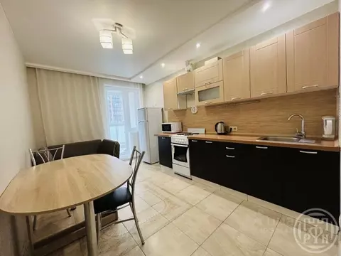 2-к кв. Санкт-Петербург Глухарская ул., 27к1 (67.6 м)