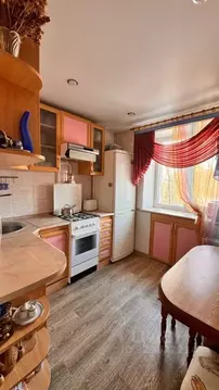 3-к кв. Омская область, Омск Городок Нефтяников мкр, ул. Энтузиастов, ...