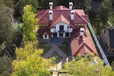 Коттедж в Москва № 170 кв-л, 5 (583 м)