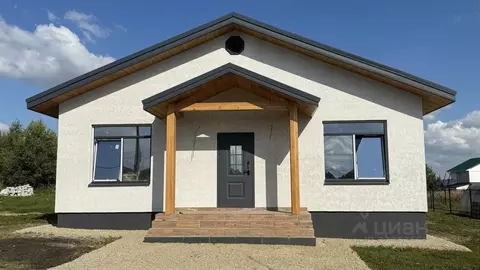 Дом в Свердловская область, Белоярский муниципальный округ, с. ...