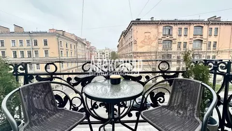 Студия Санкт-Петербург Греческий просп., 17 (136.0 м)