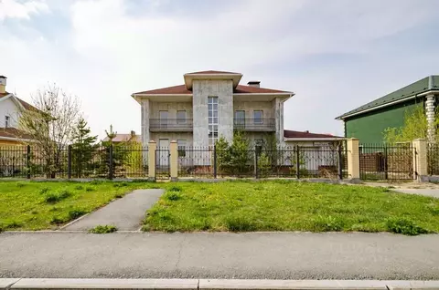 Дом в Свердловская область, Екатеринбург Карасьеозерский-2 мкр, ул. ...