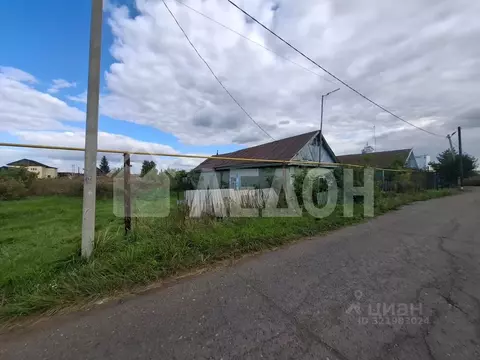 Участок в Омская область, Кормиловка рп ул. Зои Космодемьянской, 19 ...