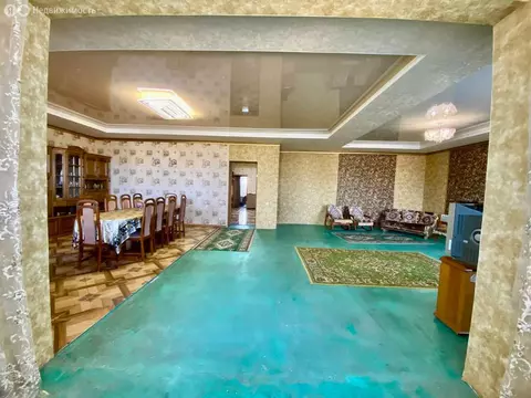 4-комнатная квартира: Астрахань, бульвар Победы, 2 (180.9 м)