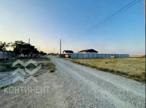 Участок в Крым, Сакский район, Суворовское с/пос, с. Великое ул. ...