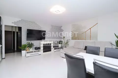 3-к кв. Кемеровская область, Кемерово просп. Шахтеров, 70А (80.2 м)