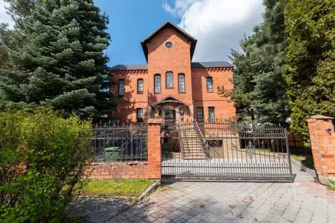 Дом в Калининградская область, Калининград ул. Демьяна Бедного, 17 ...