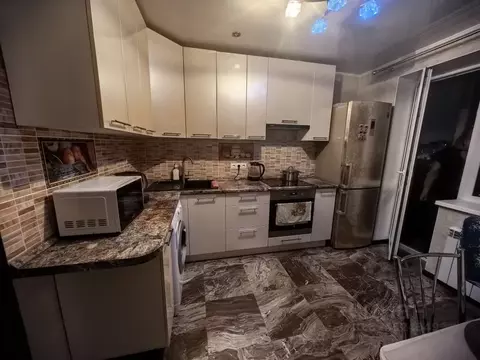 1-к кв. Омская область, Омск просп. Комарова, 21 (41.1 м)