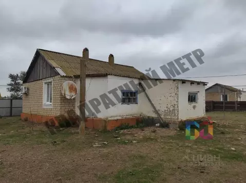 Дом в Калмыкия, Ики-Бурульский район, пос. Хомутников Школьная ул. (71 ...