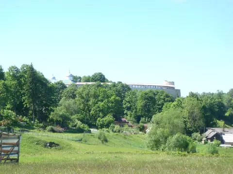 Участок в Псковская область, Печорский муниципальный округ, д. Изборск ...