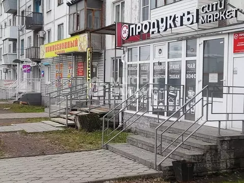 Помещение свободного назначения в Омская область, Омск просп. ...