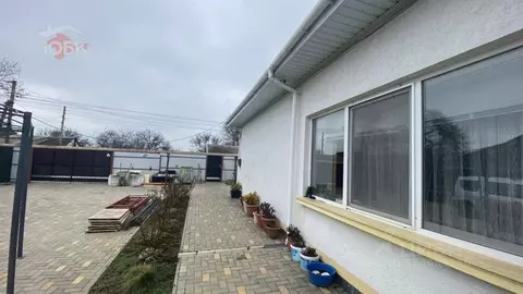 Дом в Крым, Сакский район, с. Фрунзе пл. Имени М.К. Дорохина (130 м)