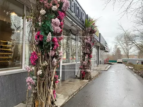 Торговая площадь в Башкортостан, Уфа Революционная ул., 12 (84 м)