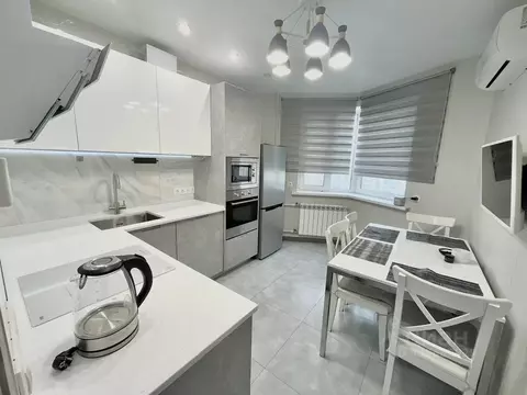 2-к кв. Москва просп. Защитников Москвы, 13 (57.0 м)