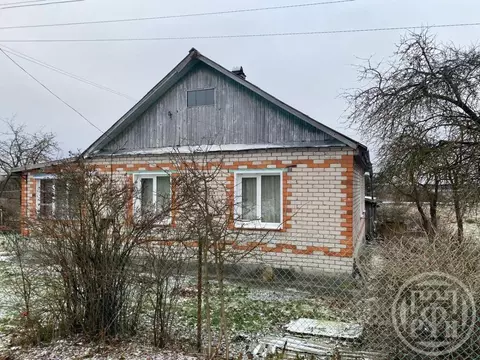 Дом в Ленинградская область, Лужский район, Володарское с/пос, пос. ...