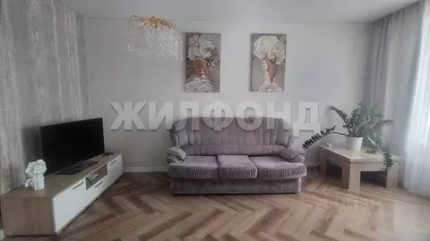 2-к кв. Хакасия, Абакан ул. Генерала Тихонова, 8/2 (60.0 м)