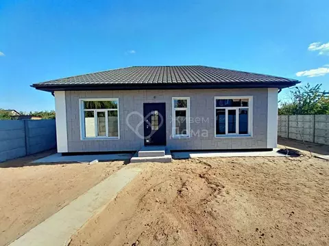 Дом в Волгоградская область, Средняя Ахтуба городское поселение, ...