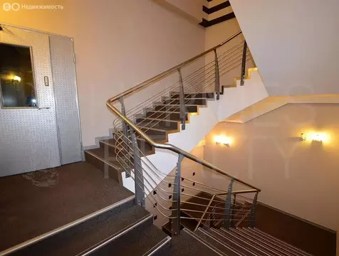 Торговая площадь (970 м)