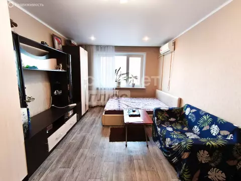 3-комнатная квартира: Волгоград, район Семь Ветров, бульвар 30-летия ...