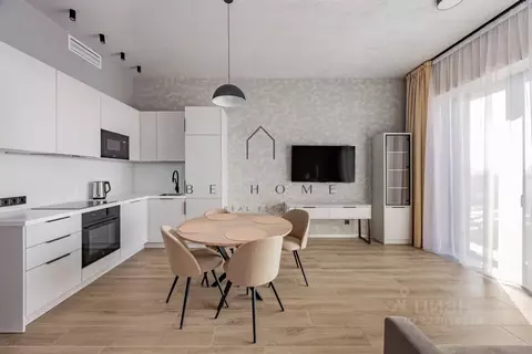 2-к кв. Санкт-Петербург наб. Макарова, 58 (63.0 м)