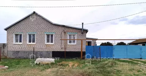 Дом в Волгоградская область, Иловлинский район, с. Большая Ивановка ...