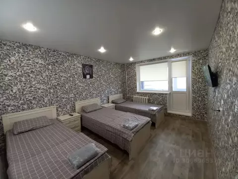 3-к кв. Ленинградская область, Тихвин 2-й мкр, 15А (64.0 м)