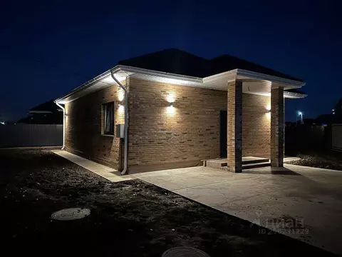 Дом в Краснодарский край, Динской район, Новотитаровская ст-ца ул. ...