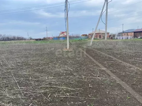 Участок в Ростовская область, Мясниковский район, с. Большие Салы ул. ...