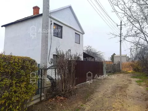 Дом в Волгоградская область, Дубовский район, Пичужинское с/пос, ...