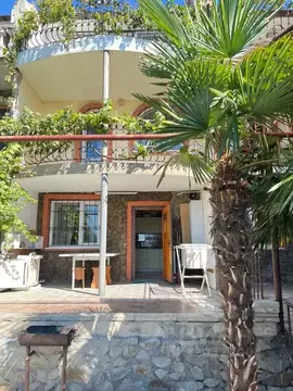 Дом в Крым, Алушта муниципальный округ, Партенит пгт ш. Фрунзенское, ...