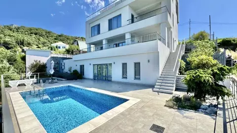 Дом в Крым, Ялта муниципальный округ, Отрадное пгт ул. Мориса Тореза ...