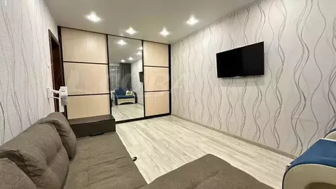 1-к кв. Тюменская область, Тюмень ул. 50 лет Октября, 82 (33.4 м)