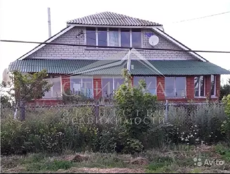 Дом в Саратовская область, Петровский район, Новозахаркинское ...