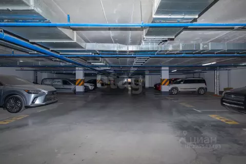 Гараж в Тюменская область, Тюмень ул. Тимофея Чаркова, 81с2 (15 м)