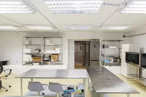 Помещение свободного назначения в Тюменская область, Тюмень ул. Льва ...