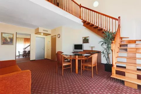 Комната Челябинская область, Челябинск просп. Ленина, 21Ас1 (63.0 м)