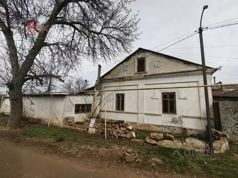 Дом в Крым, Сакский район, с. Уютное ул. Юрия Гагарина, 65 (85 м)