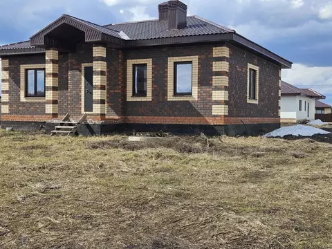 Дом в Башкортостан, Стерлитамакский район, Казадаевский сельсовет, с. ...