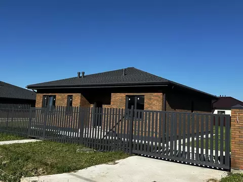 Дом в Калужская область, Жуковский район, Совхоз Победа с/пос  (156 м)