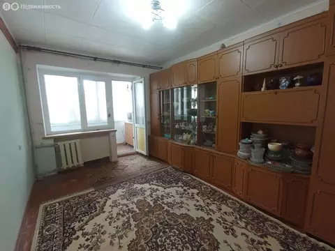 3-комнатная квартира: Ессентуки, улица Долина Роз, 10 (58 м)