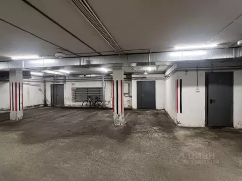 Гараж в Санкт-Петербург ул. Димитрова, 37к4 (15 м)