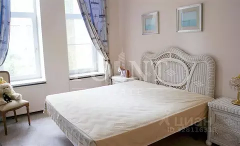 Коттедж в Московская область, Одинцовский городской округ, д. Жуковка, ...