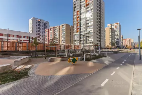 3-к кв. Тюменская область, Тюмень ул. Ю.-Р.Г. Эрвье, 32 (77.2 м)