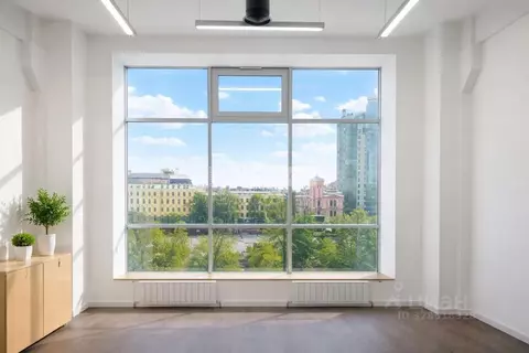 Офис в Санкт-Петербург Петроградская наб., 18 (833 м)
