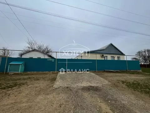 Дом в Калмыкия, Целинный район, с. Троицкое ул. Мира, 6 (86 м)